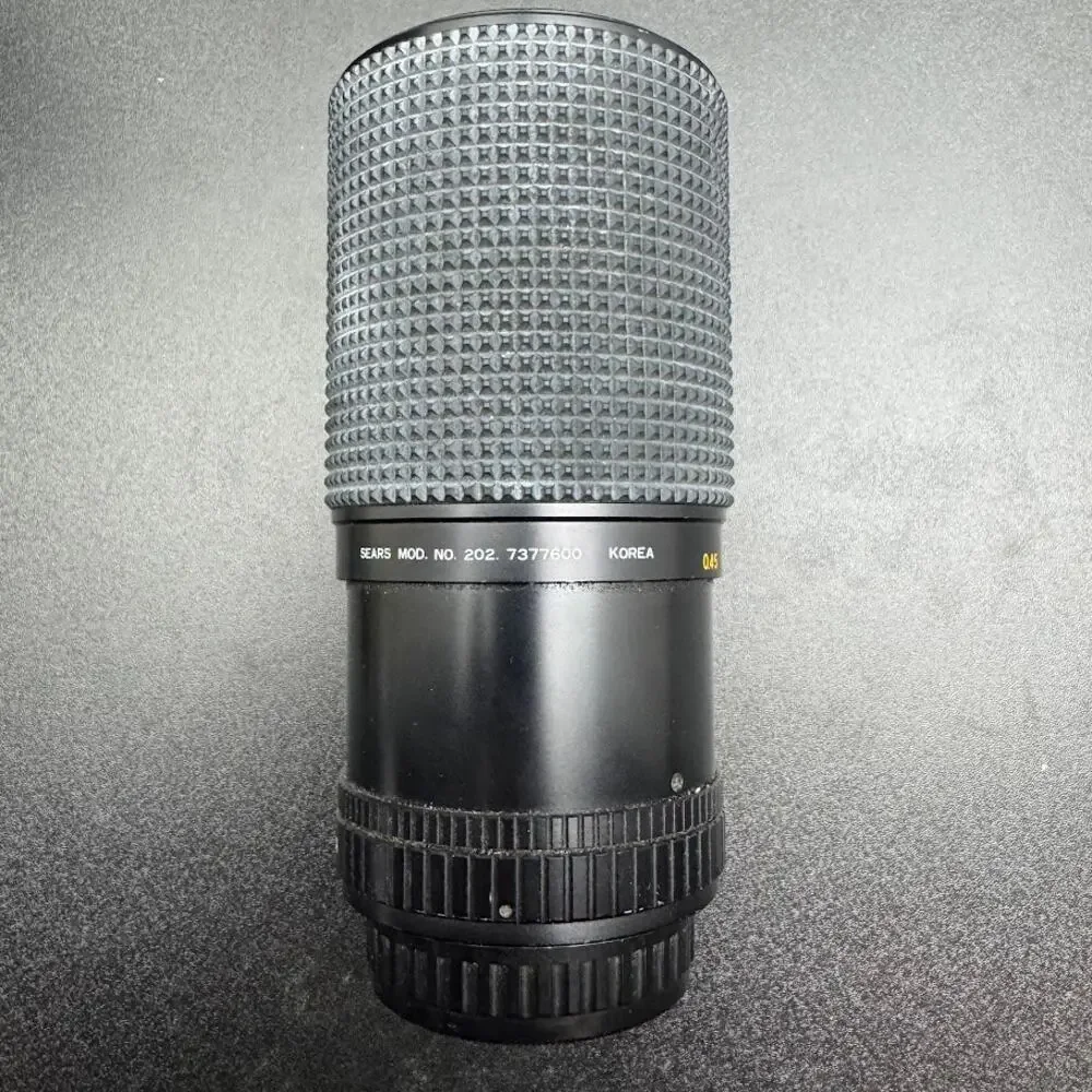Auto Zoom Multicoated 70-210mm 1:4.0 Lens Sears Model 202 Korea